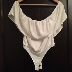 adorable ambercrombie off the shoulder white top